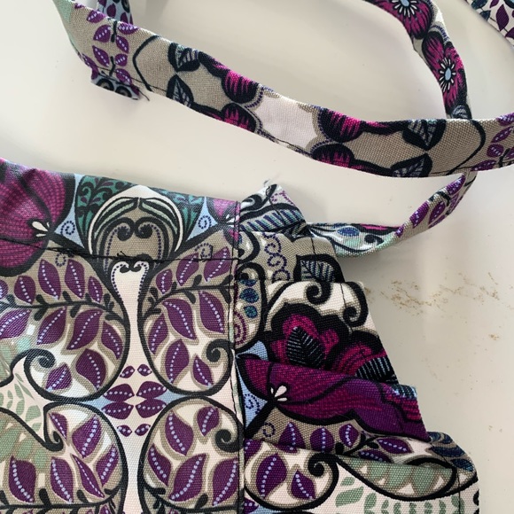 Adorable Floral Apron - Picture 6 of 10